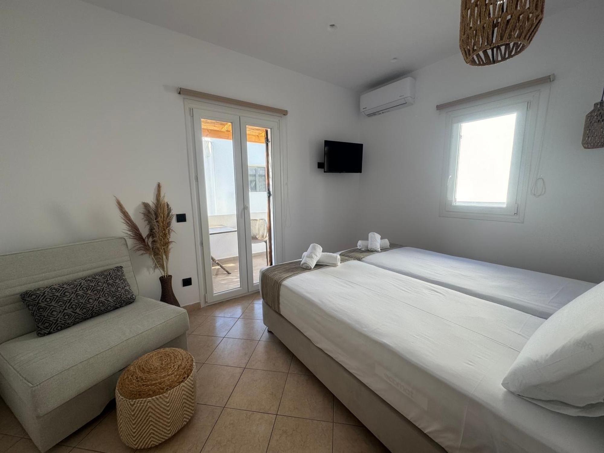Eleni'S Rooms Antiparos Town Exterior foto